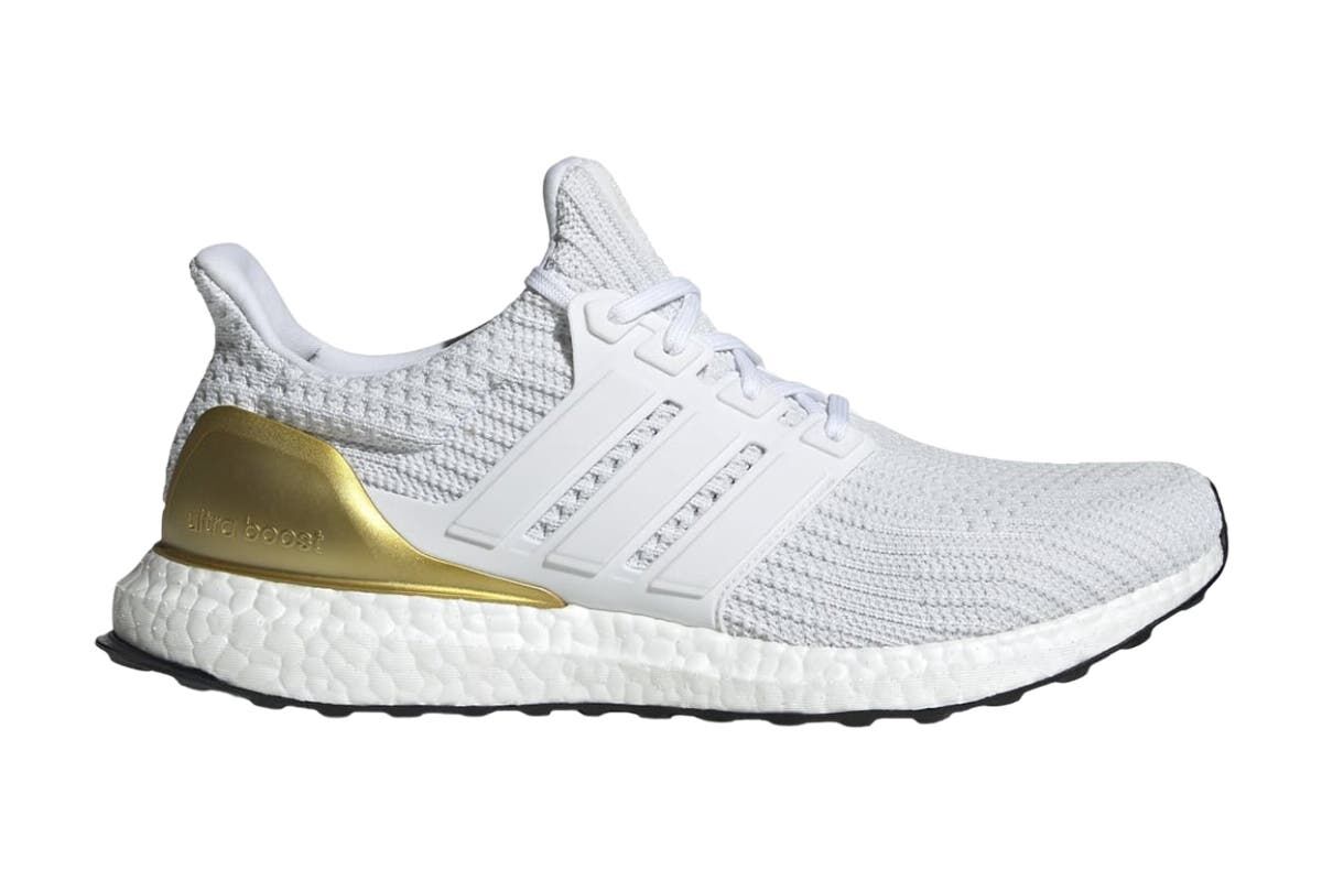 Adidas Men's Ultraboost 4.0 DNA Running Shoes (White/White/Gold, Size